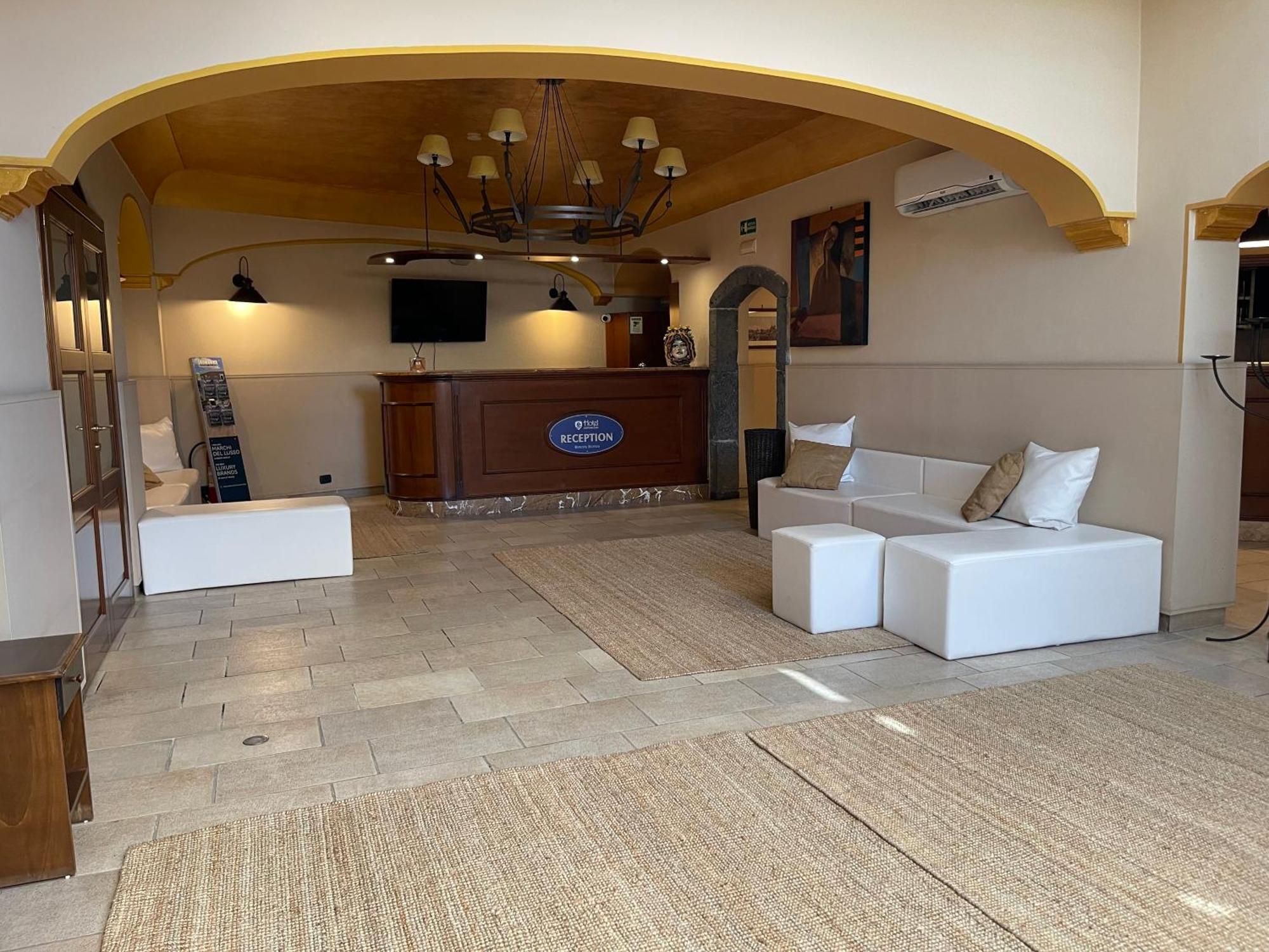 Hotel Capomulini 3 Stelle Acireale Exterior foto